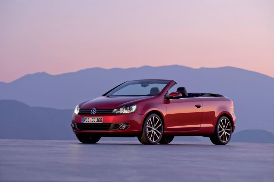  Volkswagen Golf Cabrio 2011 года  (фото 32 из 69)